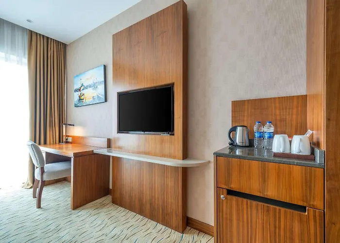 Clarion Mahmutbey Отель Стамбул