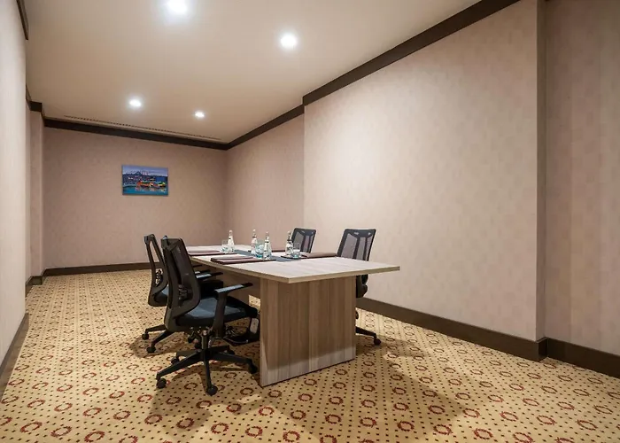 Clarion Mahmutbey Отель