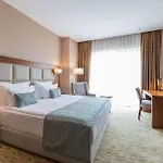 Clarion Mahmutbey Hotel 5*