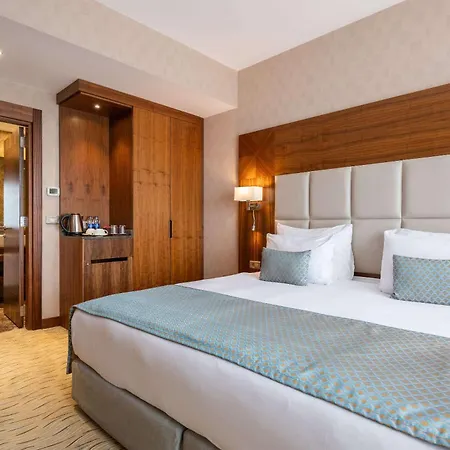 Clarion Mahmutbey Hotel 5*